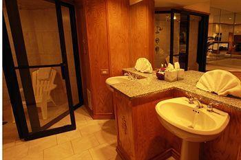 Sybaris Pool Suites Mequon Brown Deer Exteriör bild
